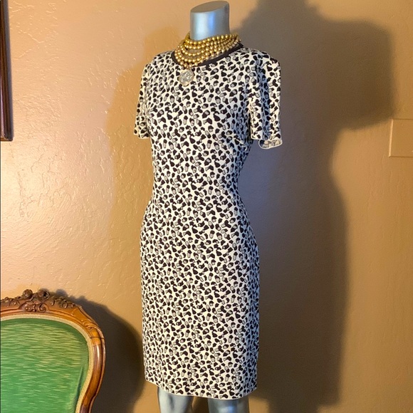 St. John Knit Leopard Print Dress.  Sz 8 - Picture 2 of 7